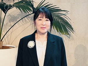 学長　對馬　由希子